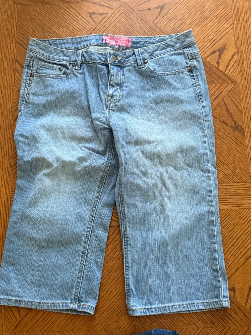 Light Blue Denim Cropped Jeans - Women’s Casual Capri